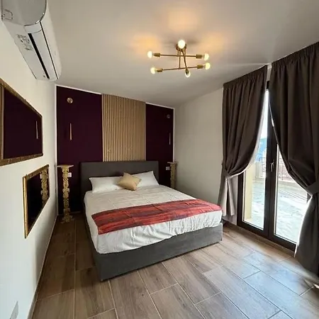 Svr Palace Apartment *